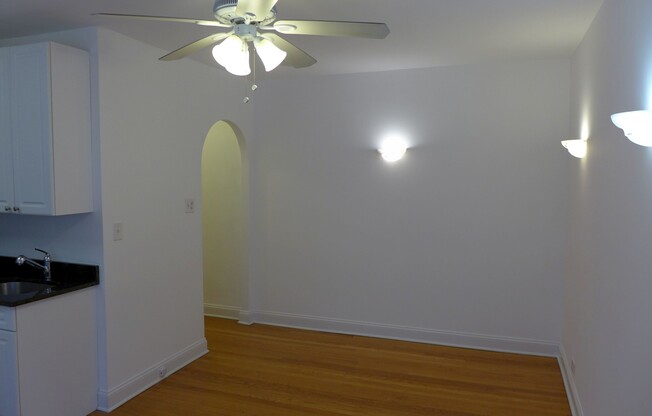 1 bed, 1 bath, 525 sqft, $1,825, Unit 212