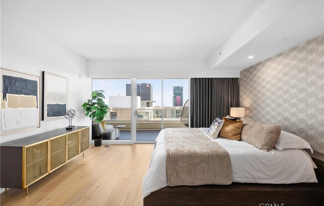 2 beds, 3 baths, 2,230 sqft, $11,000, Unit 14F