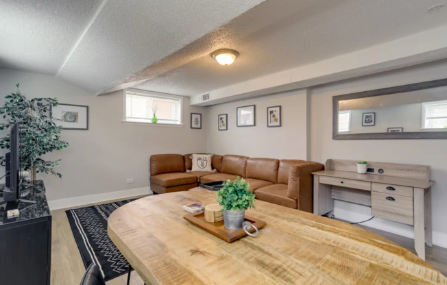 Updated 2BD, 1BA Half-Duplex in North Park Hill