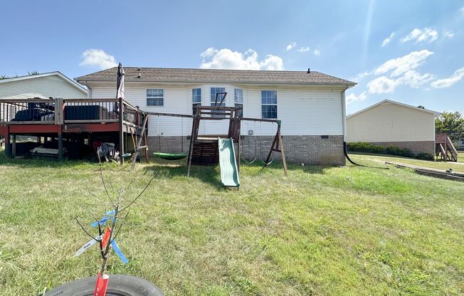 3 beds, 2 baths, $1,425