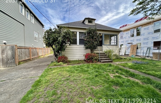 2037 SE HAROLD ST