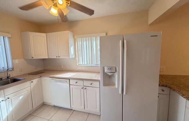 2 beds, 2 baths, $3,200