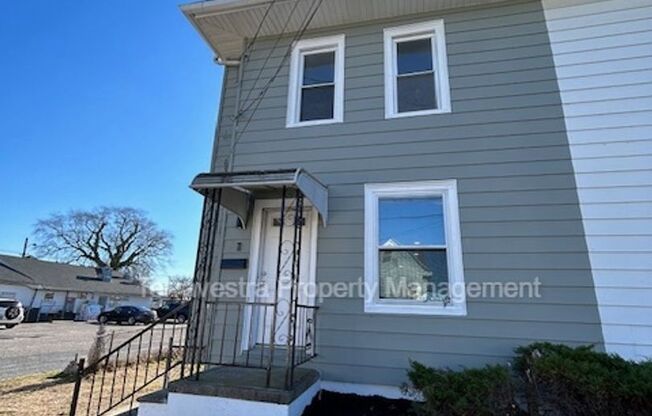 3 beds, 1.5 baths, $1,950