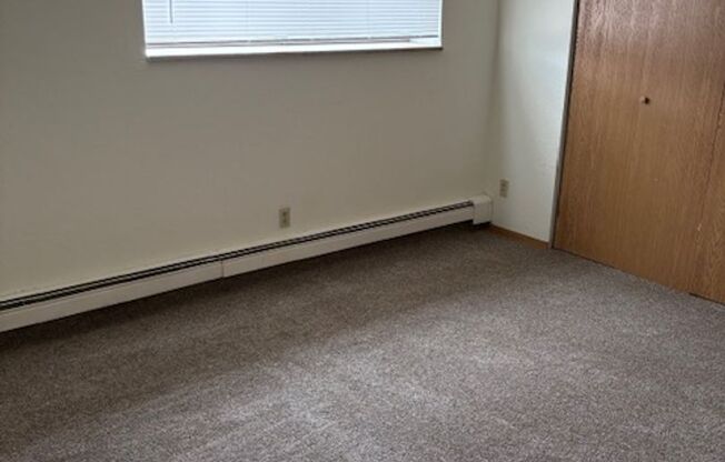 2 beds, 1 bath, 925 sqft, $950, Unit 56