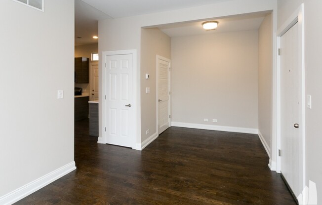 2943 W Diversey Ave