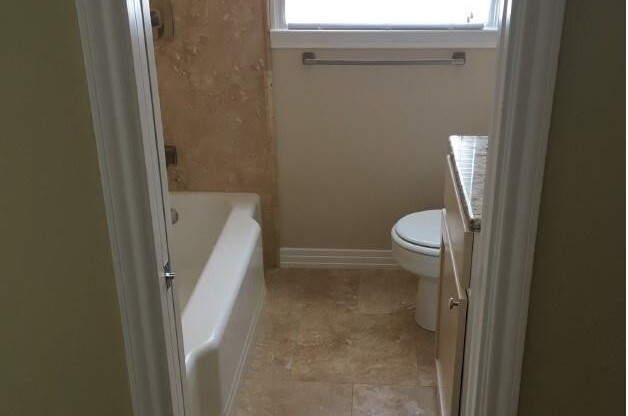 2 beds, 1 bath, $900