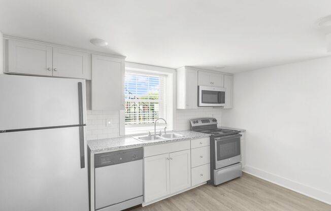 Studio, 1 bath, 382 sqft, $792, Unit B