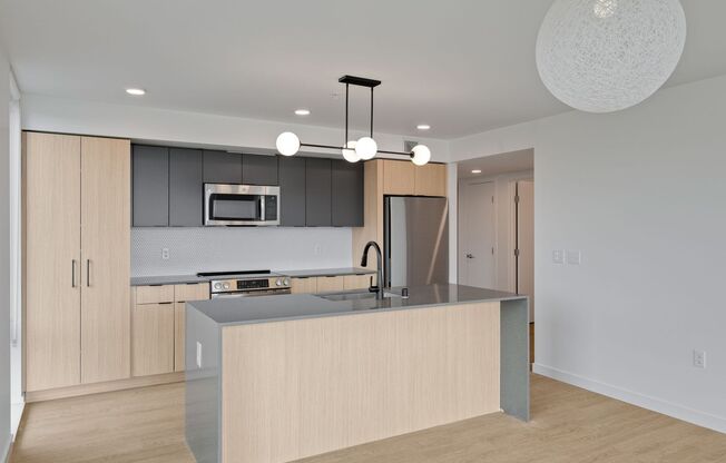2 beds, 2 baths, 935 sqft, $2,695, Unit 406 - MFTE