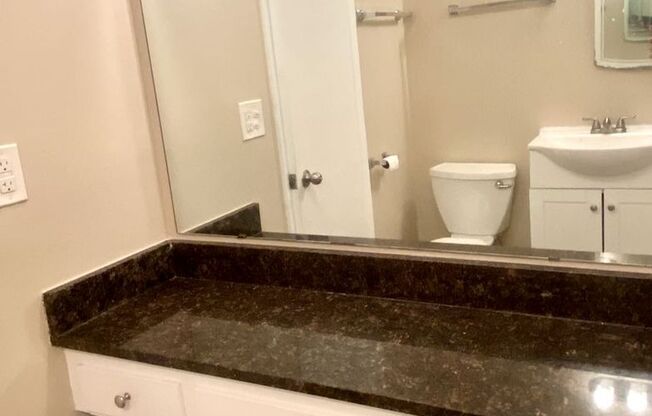 2 beds, 1 bath, 785 sqft, $2,300, Unit 201