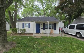 Centrally Located 2-Bed Home with Garage & Patio