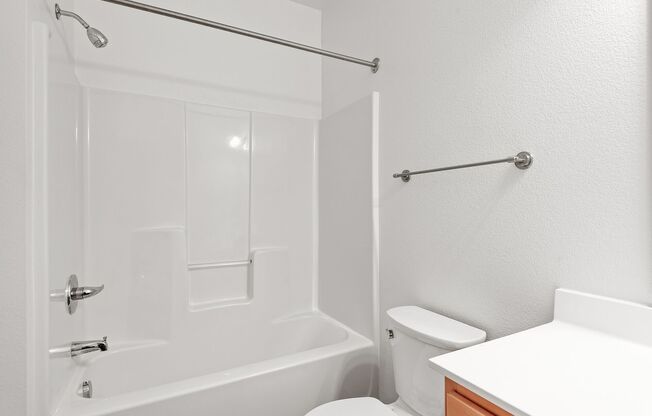 3 beds, 3 baths, 1,197 sqft, $2,445, Unit 404
