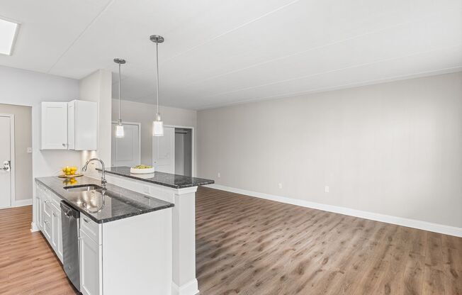 2 beds, 2 baths, 1,097 sqft, $2,700