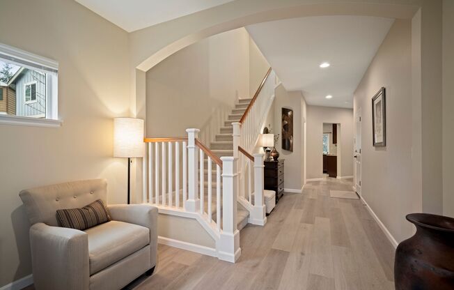 Spacious 5BD Home with Bonus Room and Chefs Kitchen In Duvall!