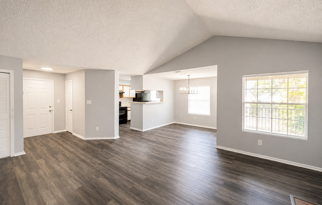 2 Bed / 2 Bath Condo in Gated Community. In Altamonte Springs, Available Now!