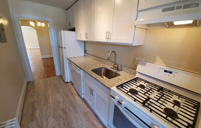 2 beds, 1 bath, 900 sqft, $2,700, Unit Alexandria Apartment Associates LLC-ALAPTS-MV012