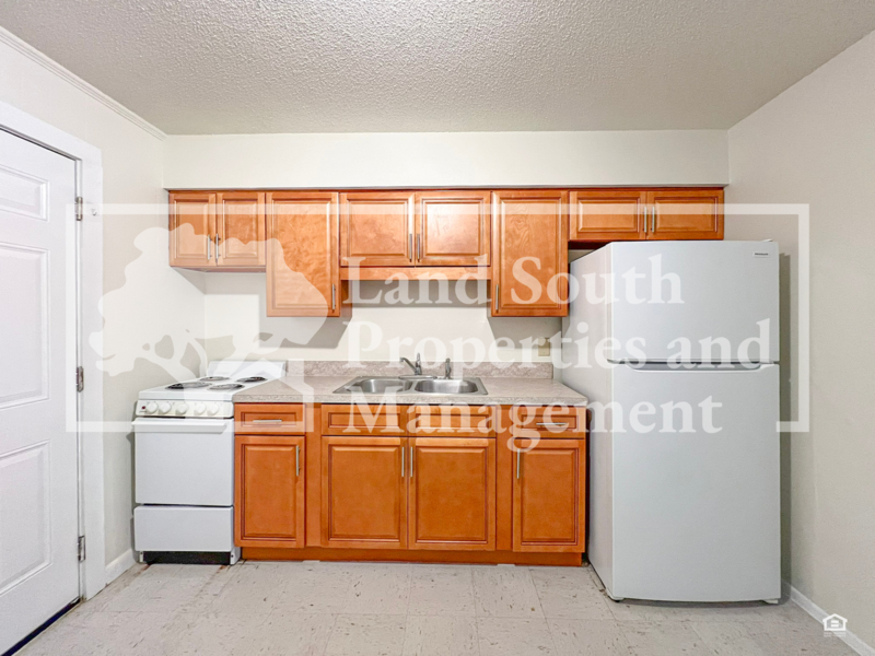 620 N. Lake Avenue 1 - 6