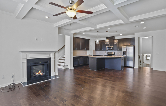 7725 RUTGERS CIR