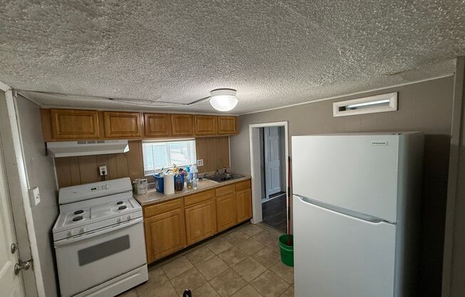 1503 W 16th St