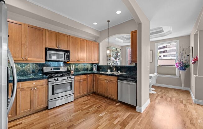 Gorgeous top-level condo in Cherry Creek!
