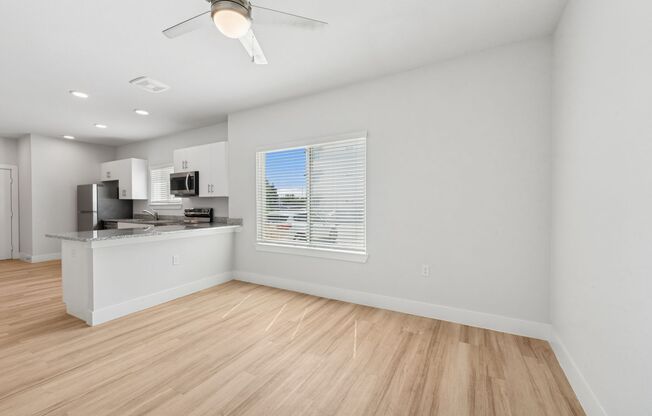 2 beds, 1 bath, 944 sqft, $1,469, Unit 332