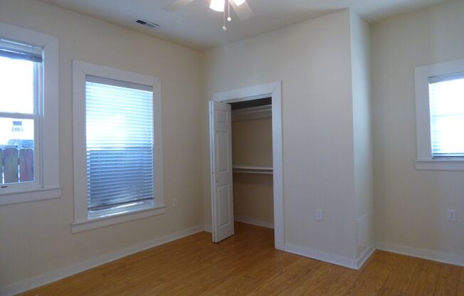 2 beds, 1 bath, $1,300