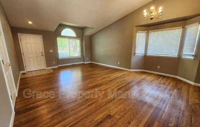 553 ARBOR DR