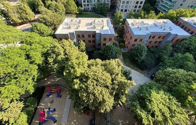 1 bed, 1 bath, 947 sqft, $3,300, Unit 12F