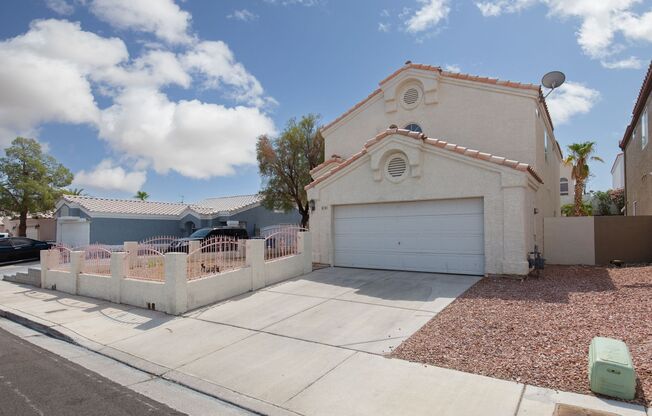 Well maintained home with pool near Summerlin Parkway