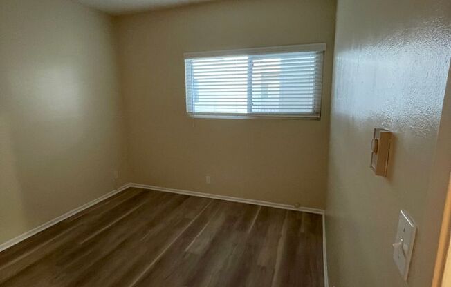 1 bed, 1 bath, 700 sqft, $2,095, Unit 19 Move In Special !!! $499.99 Sec. Deposit O.A.C !!!! visit us today or call 562-810-3201