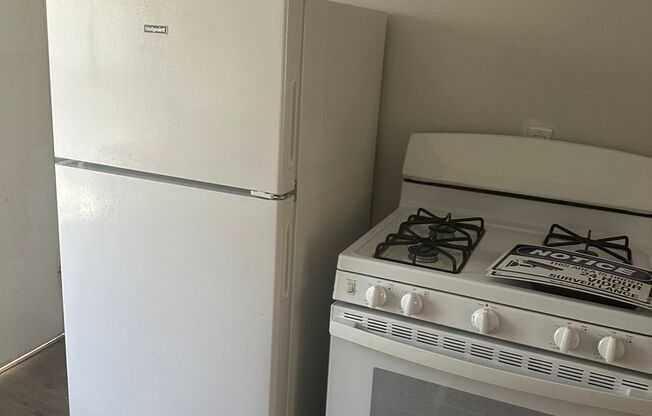 2 beds, 1 bath, $2,400