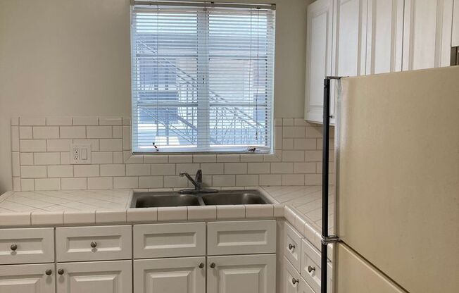 Studio, 1 bath, $1,595, Unit F