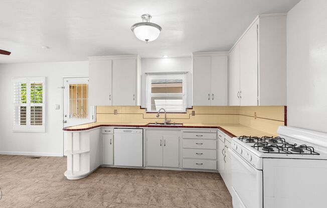 1549 Bronson Ave Modesto, CA 95350
