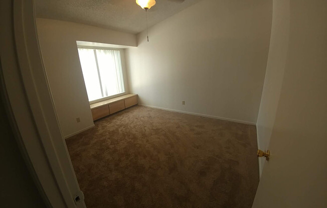 3 beds, 2 baths, 1,239 sqft, $2,015, Unit 1690-206