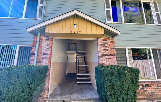 2 beds, 1 bath, 850 sqft, $1,425, Unit 15