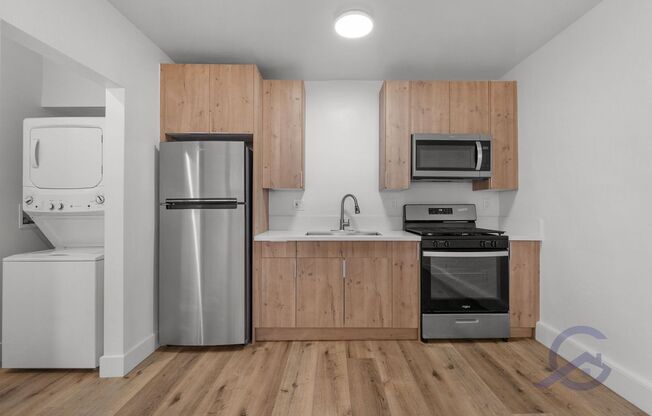 1 bed, 1 bath, $2,500, Unit 4824.5 Muir Avenue