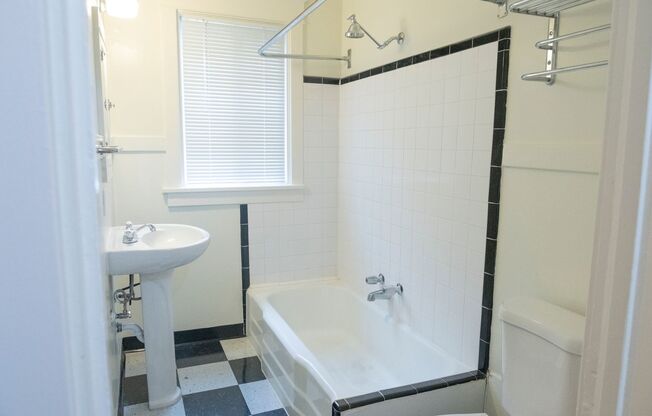 1 bed, 1 bath, 670 sqft, $1,725, Unit 309