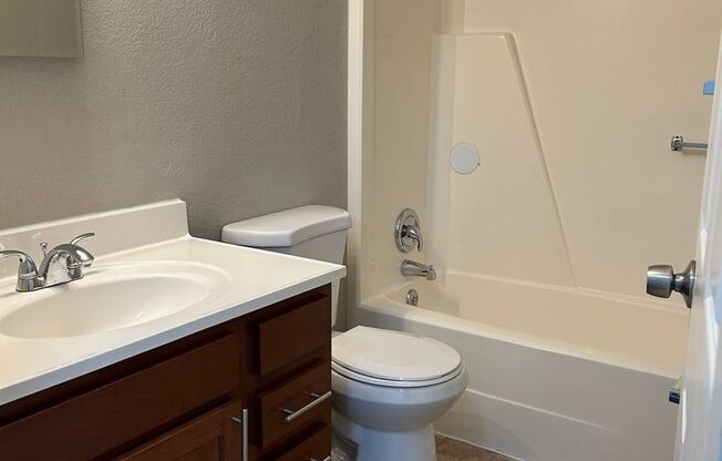 1 bed, 1 bath, 576 sqft, $1,150, Unit 167
