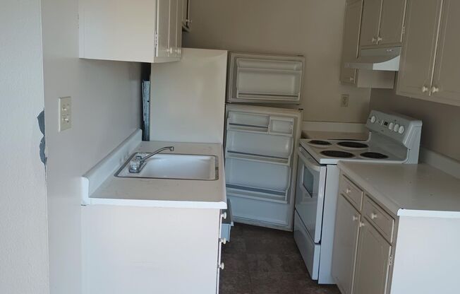 1 bed, 1 bath, 708 sqft, $1,125, Unit 164