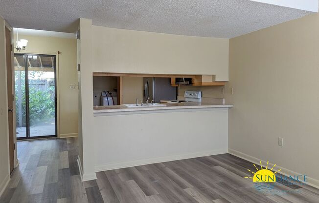 Adorable 2 Bedroom Townhouse located in Fort Walton Beach!