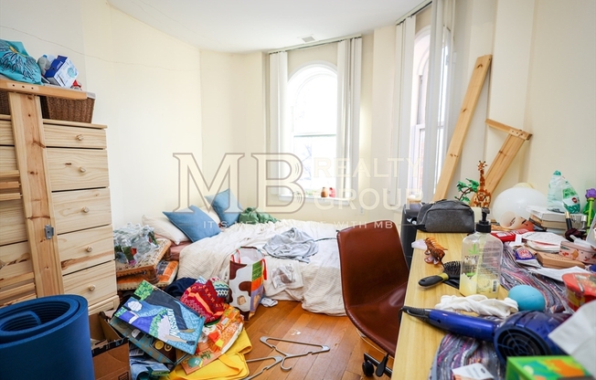 3 beds, 1 bath, 750 sqft, $4,900, Unit 501