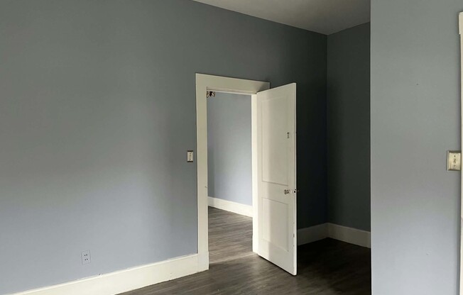 2 beds, 1 bath, 1,000 sqft, $3,100, Unit 4