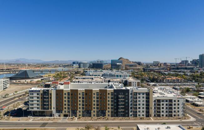 Moments from Tempe Town Lake and minutes from ASU, Modera Rio Salado connects you to the best of the Valley.