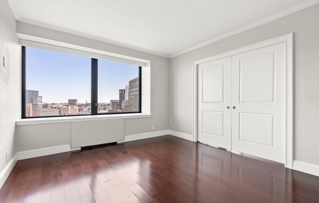1 bed, 1 bath, 880 sqft, $4,200, Unit 15E