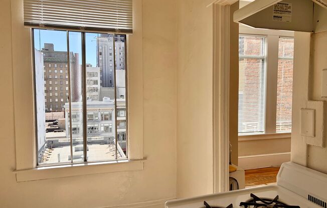 737 Bush Street (1371rc)