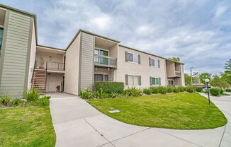 Lakeshore 2 Bedroom Condo for Rent in Valencia – Fully Renovated and Move-In Ready!
