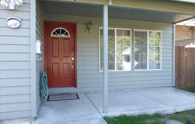 Great Home in SE Portland for Lease !! Pet Friendly