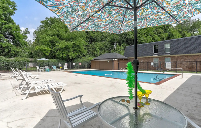 2 beds, 1 bath, 850 sqft, $1,240