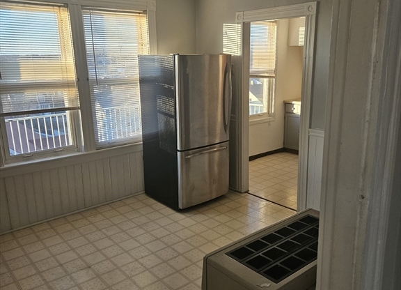 2 beds, 1 bath, 1,000 sqft, $1,600, Unit 3