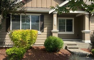 Beautiful 2 Bedroom, 1 Bath 907sq ft. home located in the desirable Horizon Pointe neighborhood