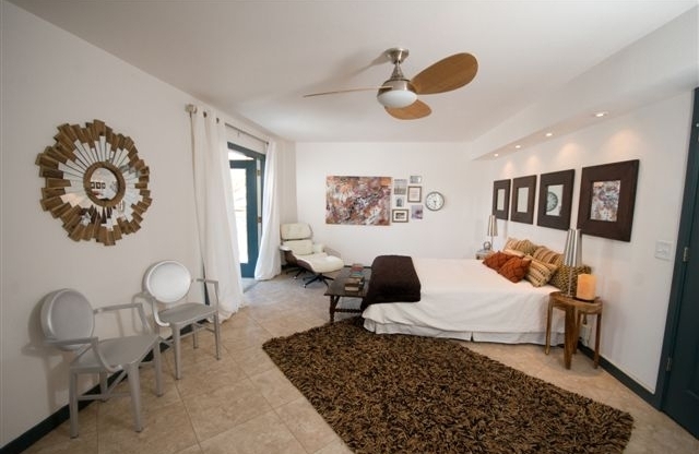 Beautiful lakefront home with gorgeous views